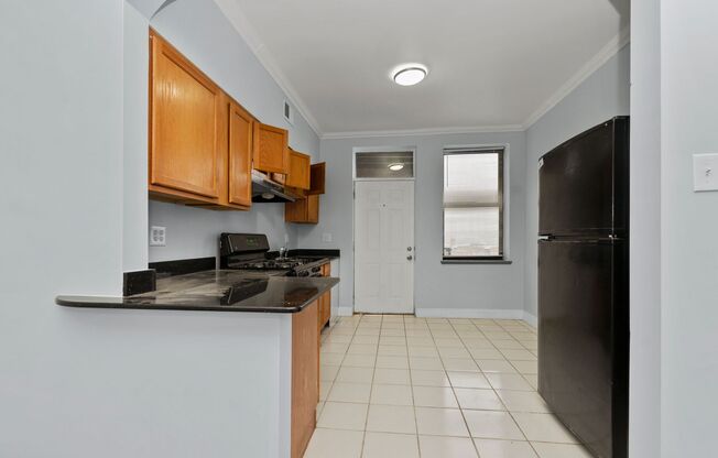 2 beds, 1 bath, $1,250