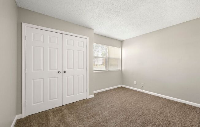 3 beds, 2 baths, 1,121 sqft, $1,400, Unit G86