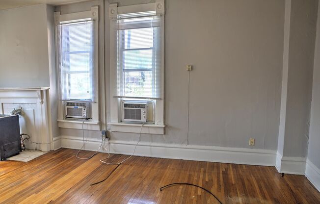 Studio, 1 bath, $995, Unit 250 F