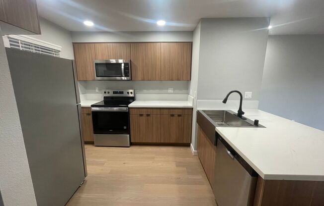 2 beds, 2 baths, 960 sqft, $3,410, Unit A-212