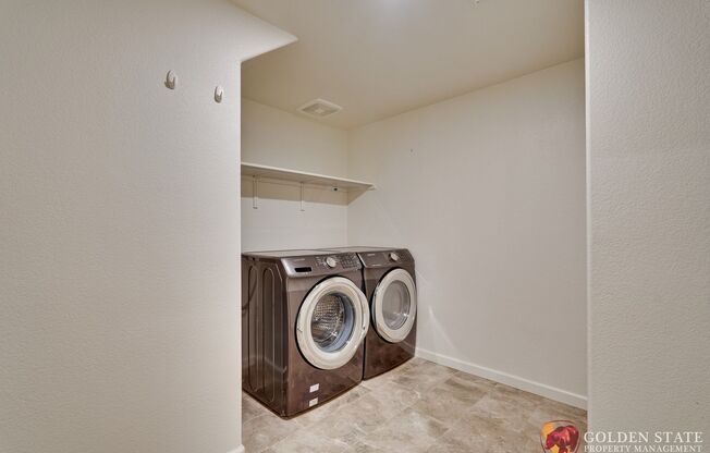 Modern 2-Bed Condo with Tesla Charger & Attached 2-Car Tandem Garage in San Jose