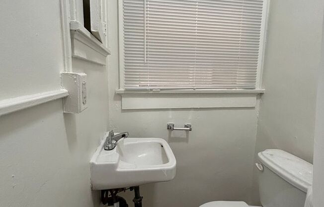 Studio, 1 bath, $1,395, Unit Unit 306