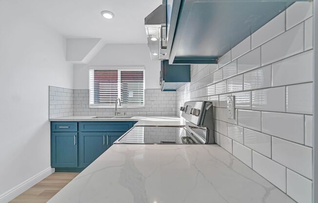 Studio, 1 bath, 338 sqft, $1,595, Unit 26