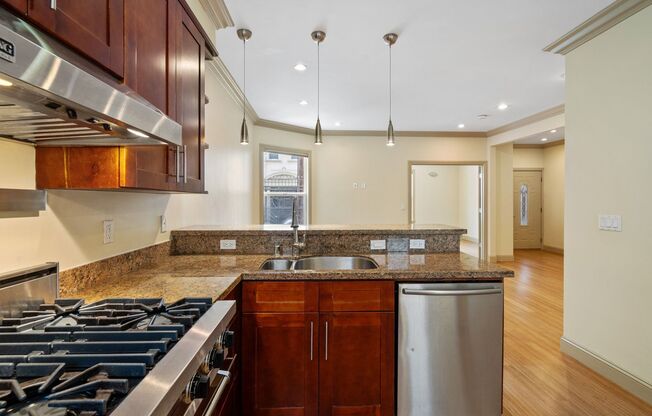 Heart of Hayes Valley - Updated 3 Bed, 2 Bath Split Level Condo - Short Term Lease