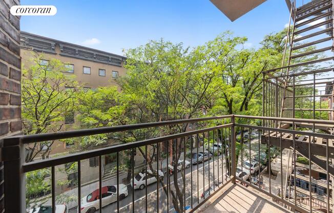 447 W 47th St