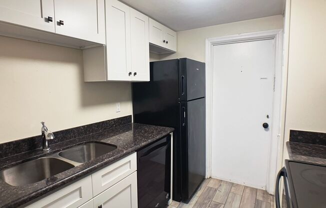 2 beds, 1 bath, $1,500