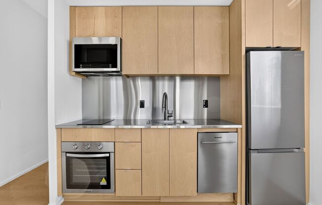 7480 N Delaware Ave - Modern North Portland Living