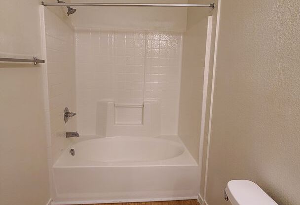 2 beds, 2 baths, $1,300, Unit # 280