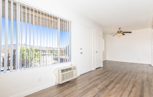 2 beds, 2 baths, 1,000 sqft, $2,700, Unit D007