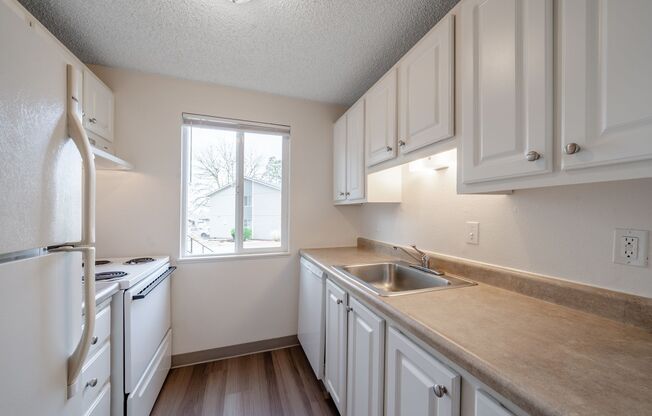 2 beds, 1 bath, 776 sqft, $1,450