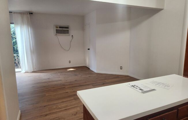 6416 Woodley Ave.