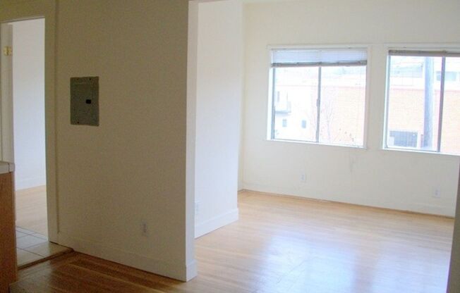 COMING SOON A Bright Sunny 1 bedroom, with Hardwood Floors
