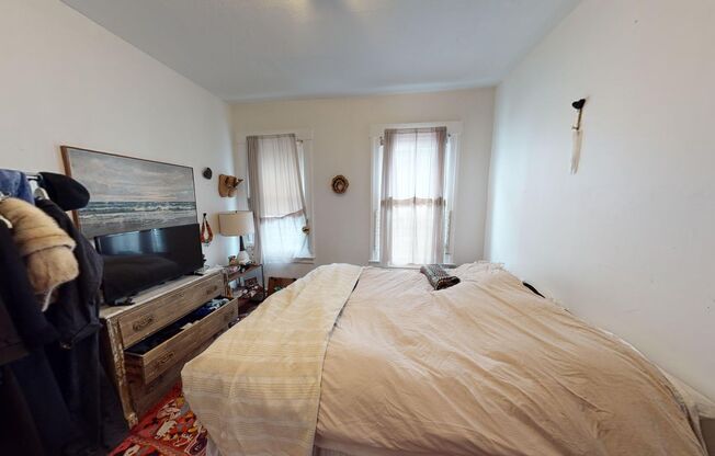 2 beds, 1 bath, $1,995, Unit Unit 2 (1st Fl)