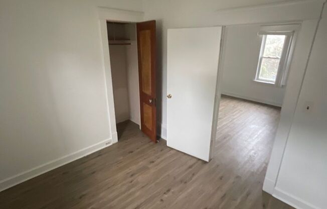 3 beds, 1 bath, $1,250