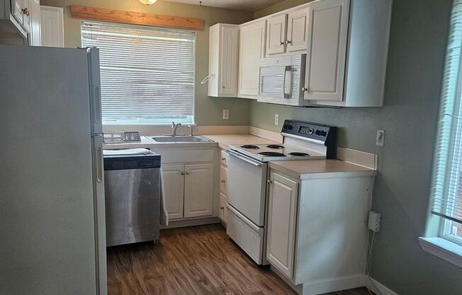 Spacious 3 bedroom 2.5 bath in Hillsboro