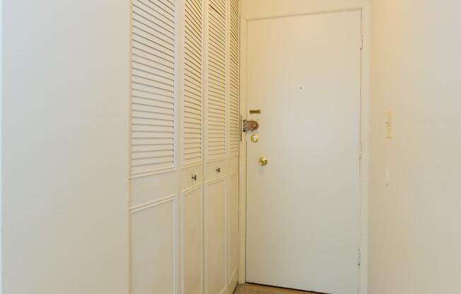 1 bed, 1 bath, 700 sqft, $1,825, Unit 420