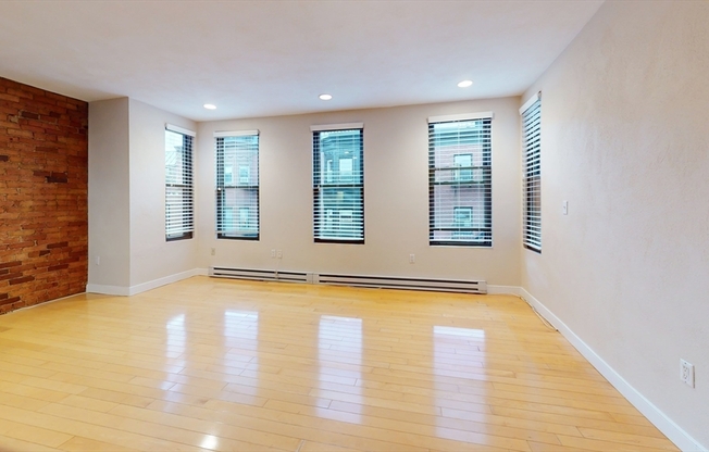 8 BATTERY ST