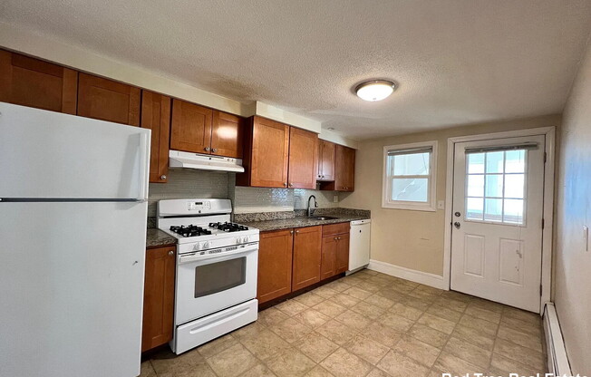 15 LINDEN ST