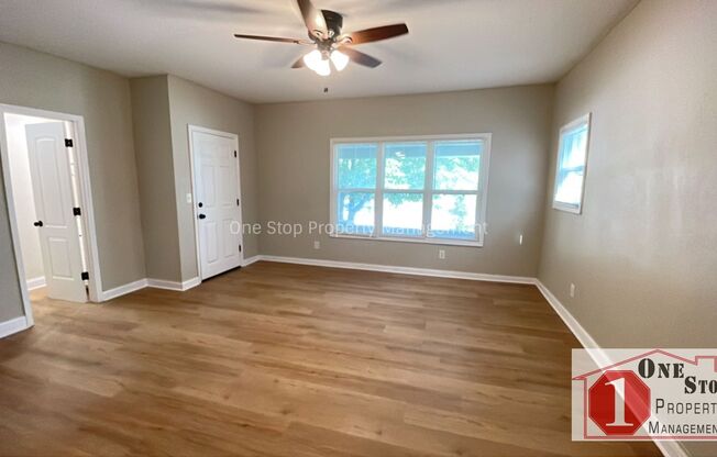 3 beds, 2 baths, $1,525, Unit #A