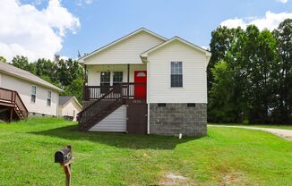 Charming 4 bedroom, 2 bathroom home in Greensboro w lake front views