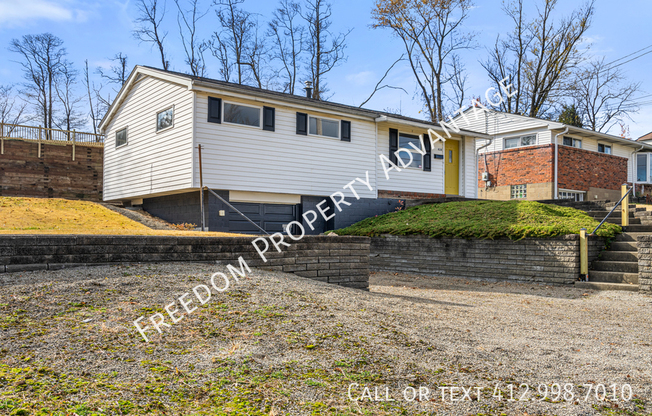 438 PRESQUE ISLE DR