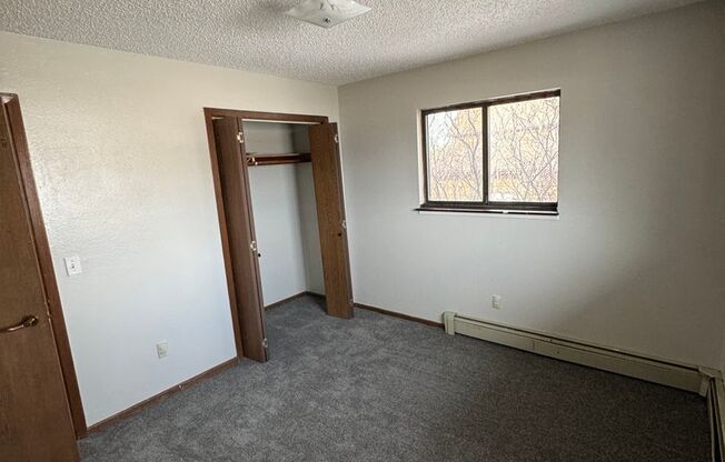 2 beds, 1 bath, $900, Unit #2