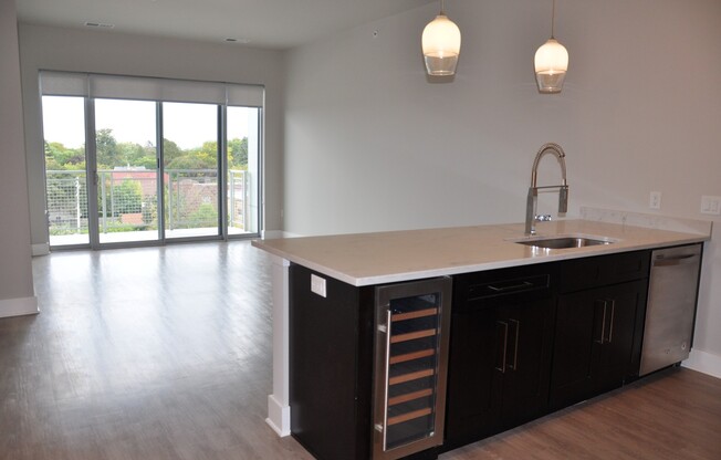 4175 North Oakland Avenue