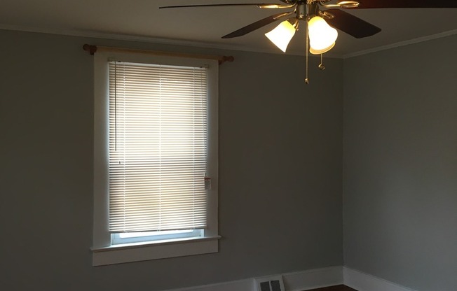 2 beds, 1 bath, $1,250