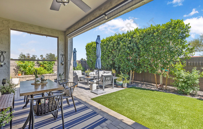 Modern 3-Bed + Bonus Room /2.5-Bath Home in Desirable Chandler Boutique Neighborhood – Spacious Layout, Pet-Friendly, Corner Lot, and Private Backyard