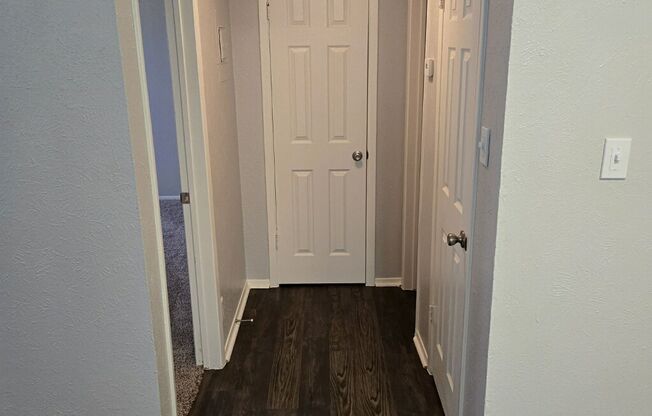 1 bed, 1 bath, 640 sqft, $1,000, Unit 114