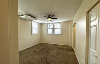 Studio, 1 bath, $825, Unit B2