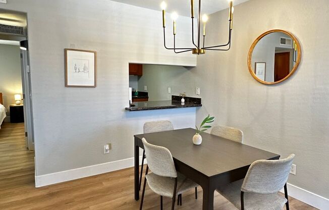 FULLY FURNISHED 1 BEDROOM 1 BATHROOM CONDO UPDATED HEART OF THE VALLEY