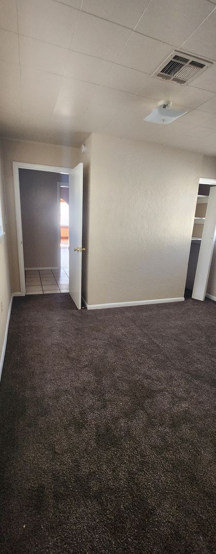 3 beds, 2 baths, $850