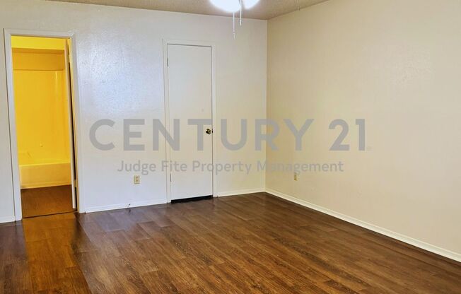 Charming 3/2 Duplex with 2 Car Carport  in Duncanville For Rent!