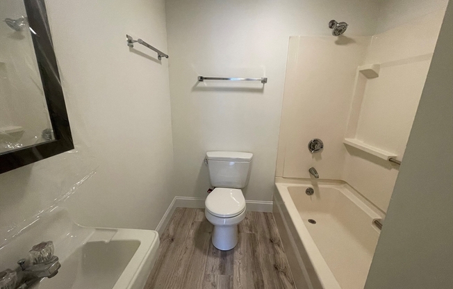 Studio, 1 bath, 375 sqft, $2,200, Unit 8