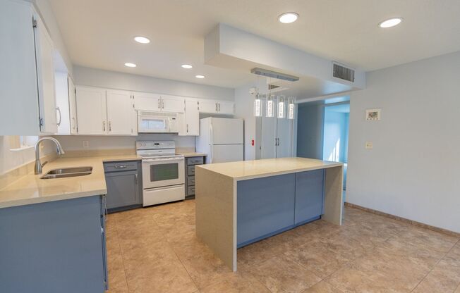 5 bed 2 bath home minutes away from Old Town Scottsdale AND Mill Ave!