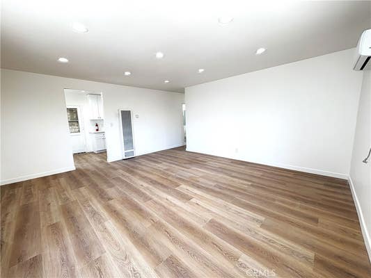 1103 S HOBART BLVD