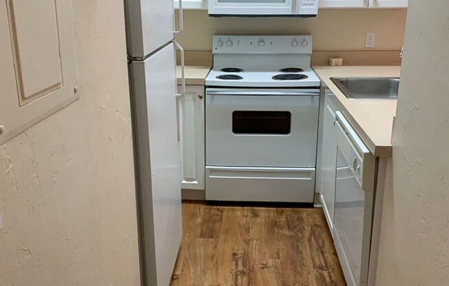 2 beds, 2 baths, 664 sqft, $1,195, Unit 5