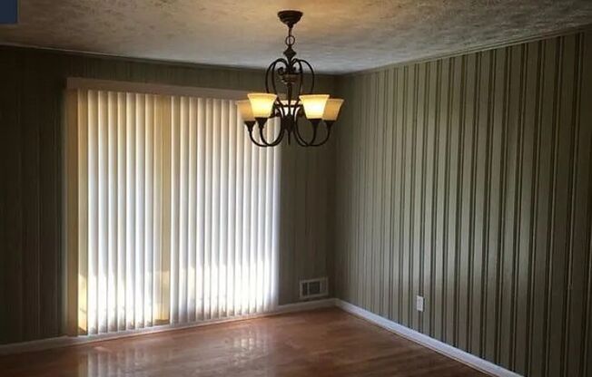 3 Bed 2 Bath in Jonesboro!