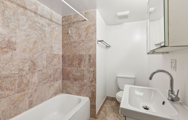 5 beds, 4.5 baths, 1,500 sqft, $3,600, Unit 3414 - A