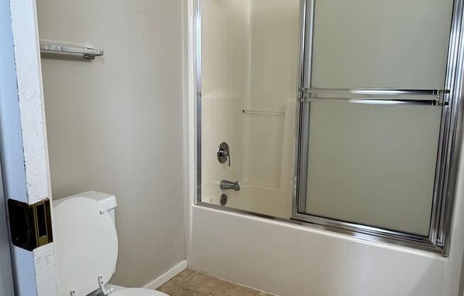 2 beds, 2 baths, $1,450, Unit 3700-2