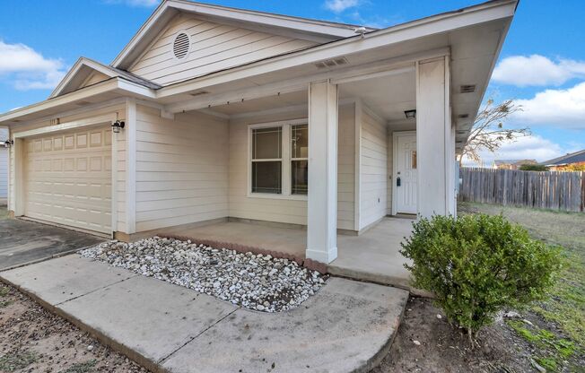 Charming 3 Bed, 2 Bath House with Serene Yard
