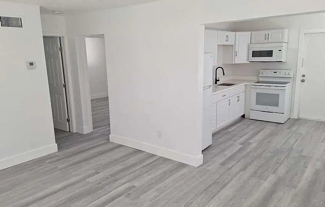 1555 NE 148 ST