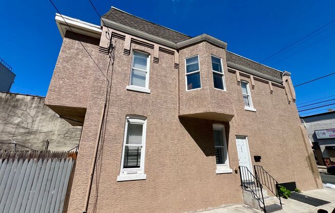 Stunning 4-Bedroom Townhome Near Temple University! Available NOW!