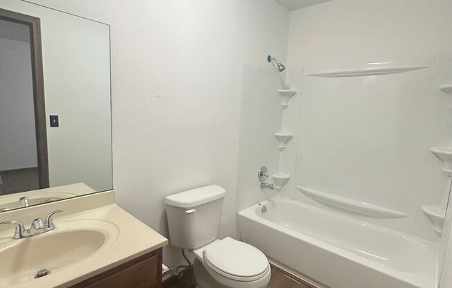 1 bed, 1 bath, $599, Unit 7