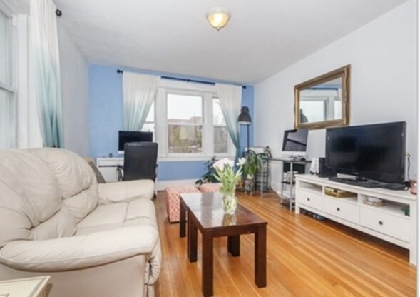 1607 Commonwealth Ave