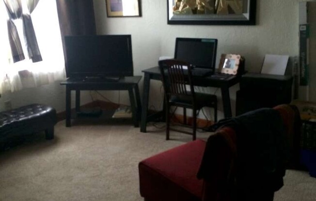 1 bed, 1 bath, $795, Unit # #D