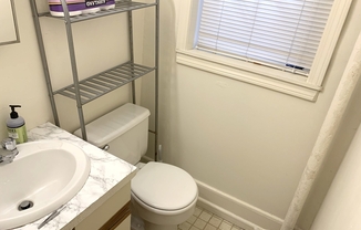 Studio, 1 bath, 425 sqft, $2,250, Unit 10