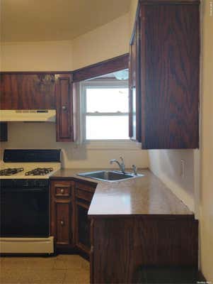 2 beds, 1 bath, $2,400