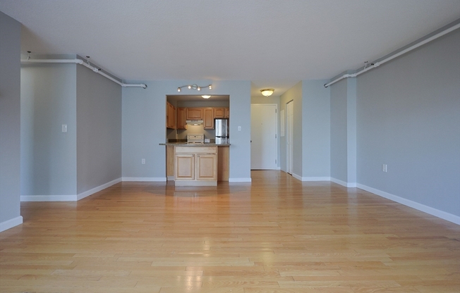 2 beds, 2 baths, 1,000 sqft, $3,950, Unit 401